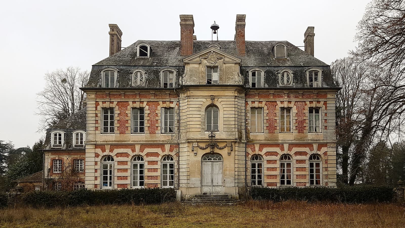 Château des Bustes urbex