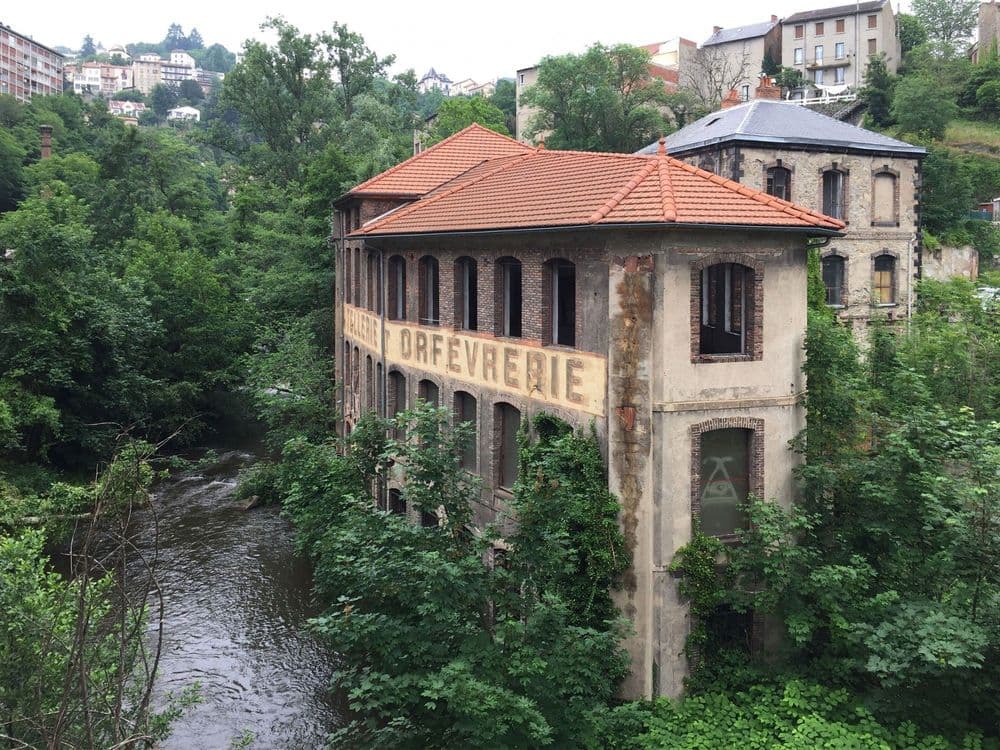 Usine abandonnée en Rhône-Alpes